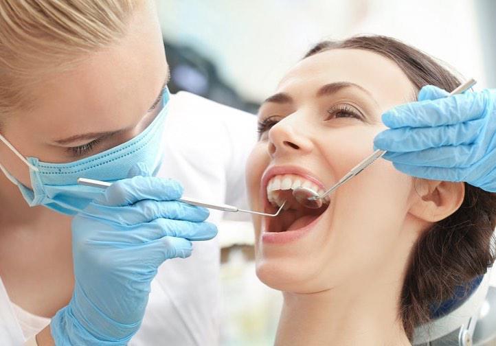 Іригатор очима стоматолога